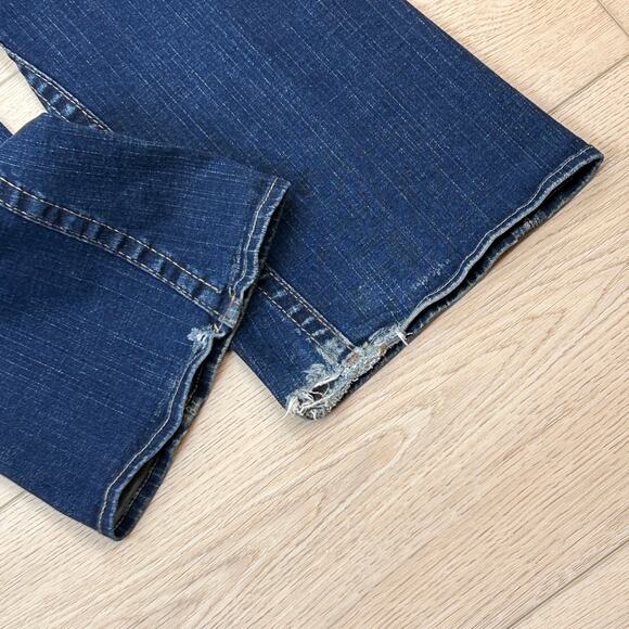 True Religion JOEY MID RISE BIG T FLARE JEAN
Womens Jeans Sz 31 - Picture 7 of 10